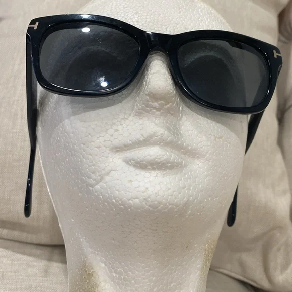 Tom Ford black Polarized Sunglasses ?️ TF 614. O1C 62 19  display picture 1